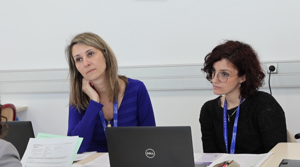 Deux diplômées de l'IUT de Chambéry réalisant un entretien à une candidate pour le BUT GACO
